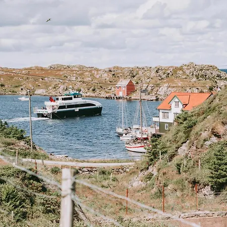 Kulturhotell 호텔 Røvær